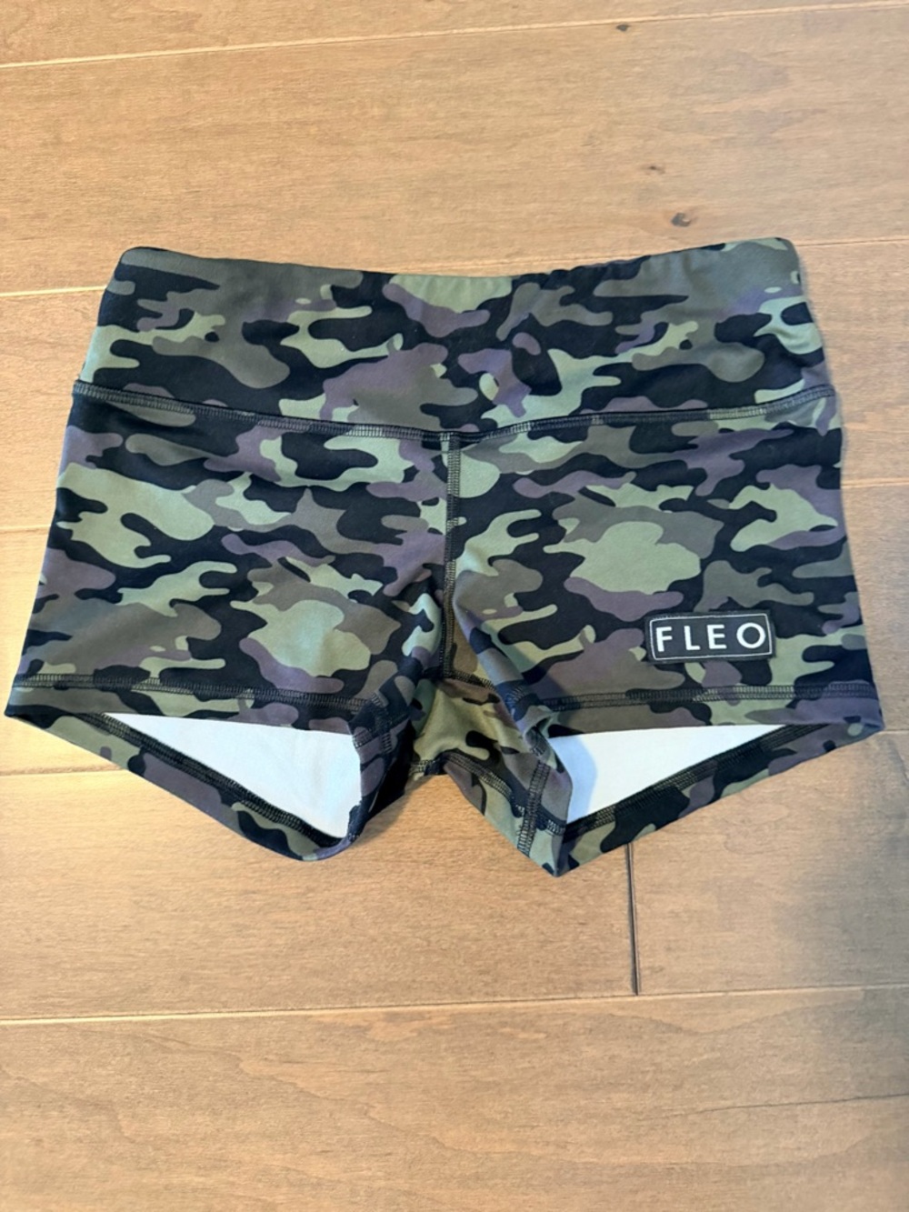 Fleo Green Camo Workout biker Shorts. Women’s Size medium